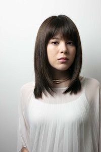 洗練されたセピアグレージュでエフォートレスな日常に - Beauty and Care CALON 銀座掲載