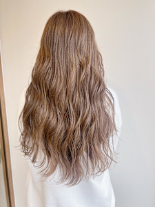 ミルキーベージュ/ロングウェーブ - 半個室型美容室 Sourire 和白店掲載