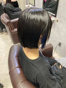 イヤリングカラーブルー - GLADGE池袋/ダブルカラー/ブリーチ掲載