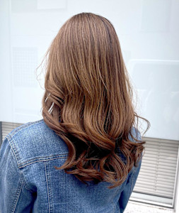 ブリーチなし　明るめカラーを繰り返してブラウンベージュ - MANOHARU掲載