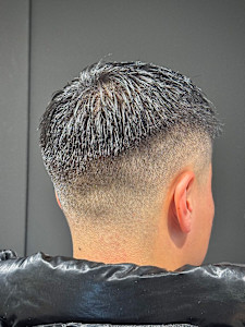 フェザーアップ - ヒロ銀座BARBER SHOP 秋葉原店掲載