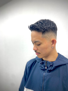 フェザーアップ×スキンフェード - HIRO GINZA BARBER SHOP 川崎掲載