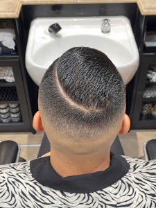 震災スキンフェード - HIRO GINZA BARBER SHOP 川崎掲載