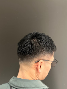 フェザーアップ - ヒロ銀座ヘアーサロン神田店掲載