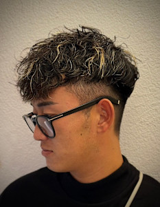 スペインカール×感メッシュ - ヒロ銀座ヘアーサロン神田店掲載