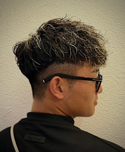 スペインカール×金メッシュ - ヒロ銀座ヘアーサロン神田店掲載