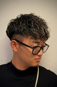 スペインカール×金メッシュ - ヒロ銀座ヘアーサロン神田店掲載
