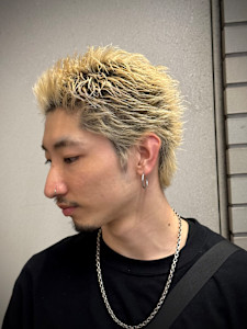 イージーパンク×梅田 - ヒロ銀座ヘアーサロン神田店掲載