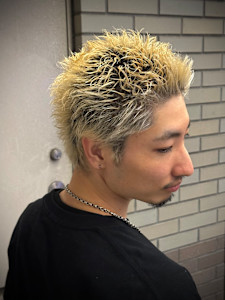 イージーパンク×梅田 - ヒロ銀座ヘアーサロン神田店掲載