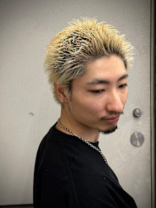 イージーパンク×梅田 - ヒロ銀座ヘアーサロン神田店掲載