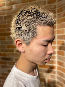 スパイキーショート×ブリーチ - ヒロ銀座ヘアーサロン神田店掲載