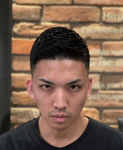 フェザーアップ×ミドルスキンフェード - ヒロ銀座ヘアーサロン神田店掲載