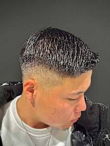 フェザーアップ - ヒロ銀座BARBER SHOP 大宮店掲載