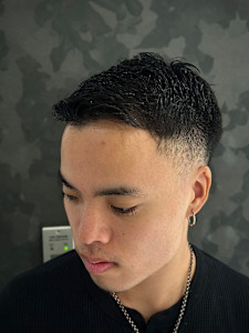 サイドパート - ヒロ銀座BARBER SHOP 大宮店掲載