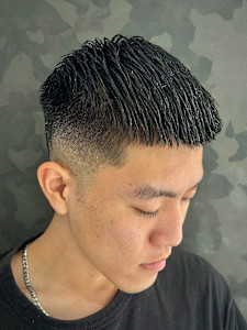 クロップ - ヒロ銀座ヘアーサロン 麻布乃木坂 六本木駅前店掲載