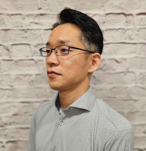 メガネのかけやすいビジネスショートヘア - グレイスフルバーバー プラチナム掲載