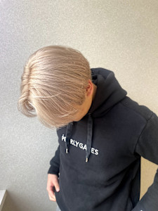 メンズクリームベージュ・ホワイトカラー - CIRCLES hair design 薬院浄水通り店掲載