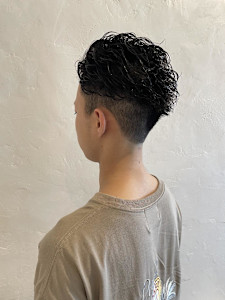 ～メンズ刈り上げパーマスタイル～ - miroa vita 平尾掲載