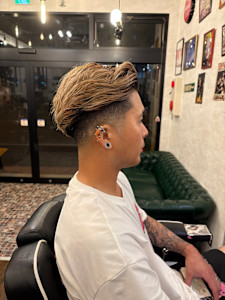 スキンフェードスリックバック - Bro Tokyo BARBERSHOP 神田店 MEN'S専門理容室掲載