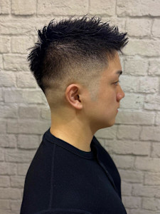 ラフな束感で作るソフトモヒカンフェード - グレイスフルバーバー プラチナム掲載