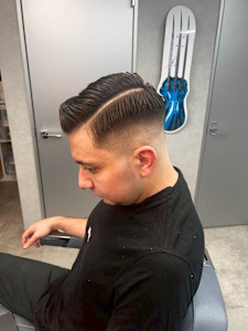 7:3ハードパート - メンズサロンSTUGS BARBER SHOP 上野御徒町掲載