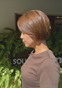【夏の軽やかミニボブ】 小顔魅せ×レイヤー×ベージュカラー - HAIR&HEADSPA SQUARE＊UNO HAKATA掲載