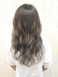 【Flor】*エフォートレスカール+バレイヤージュ* - Flor 上大岡掲載