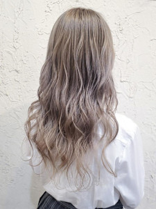 【Flor】*ハイトーン＋シルバーアッシュ＊ - Flor 上大岡掲載