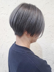 【Flor】＊大人前下がりショート＋シルバーアッシュ* - Flor 上大岡掲載