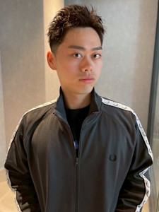 アップバング ベリーショート 眉毛カット メンズショート - Men's Salon bloc掲載