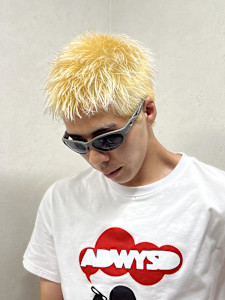 抜きっぱなしブロンド×スパイキーショート！ - Lia by KENJE掲載