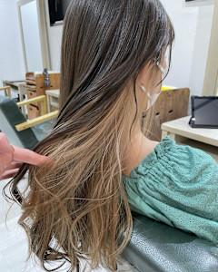 インナーカラー×ミルクティーベージュ/ロング - ACT 仙台店掲載