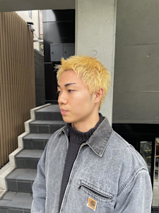 ツーブロックアップバング/ブロンドカラー