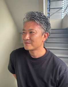 フロント～トップ～ハチ上のみ巻いたパーマスタイル - MEN'S WILL by SVENSON 仙台スタジオ掲載