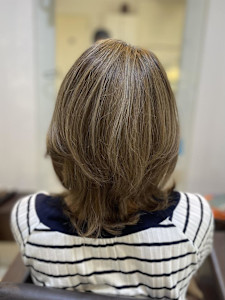 白髪ぼかしハイライトカラー - Stilla smooth掲載