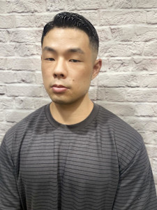 サイドパートスキンフェード - グレイスフルバーバー プラチナム掲載