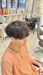 メンズツーブロマッシュシャドウパーマ - CREA掲載