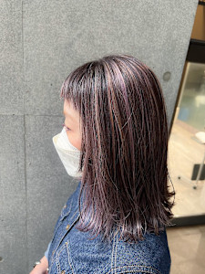 白髪ぼかし細めハイライト30代40代50代セミディ - Mira by KENJE掲載