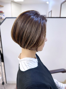 ハイライト透明感？白髪ぼかし✖️丸み前下がりショートボブ - Link Heart掲載