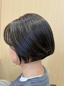 襟元スッキリ☆丸みミニボブ - EMU international 白岡 CUTE店掲載