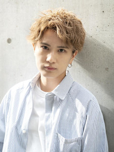 金髪ニュアンスショート/メンズ - MEN'S SOURCE 天王寺阿倍野掲載