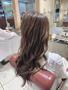 ゆる巻きハイライトカラー - EMU international 春日部本店掲載