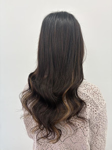 チラ見えインナーが可愛い - Rosa..5Hair掲載