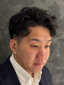 軽め少し短めベースに無造作ツイスパ？ - ヒロ銀座バーバーショップ難波店掲載