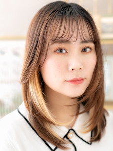 韓国風イヤリングカラーミディアムレイヤー　くすみベージュ - COVER HAIR bliss【カバーヘア ブリス】志木/志木南口駅前店掲載