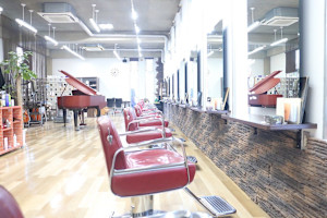 Crede hair's五日市店(クレーデヘアーズイツカイチテン)