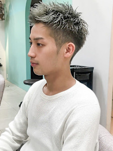 グレーアッシュアップバングショートレイヤーソフトツーブロック - un le pont掲載