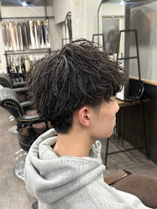 ソフトツイストスパイラル/マッシュショート/シャドウパーマ - Luxo by Afinar掲載