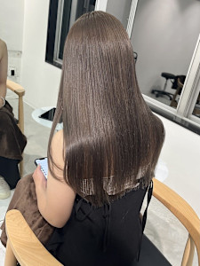 レイヤーカットローレイヤーミルクティーベージュ髪質改善 - YOKE掲載