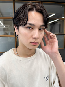 ビジネス◎ツイスパ×センターパート×ニュアンスパーマで好印象 - 韓国ヘア STAR TOKYO 渋谷【レイヤーカット/髪質改善/メンズ】掲載